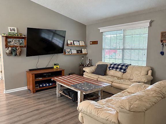5th image of 663 Dallas Cir