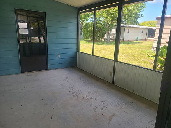 3rd image of 338 Windsor Dr