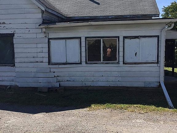 3rd image of 271 Iowa St