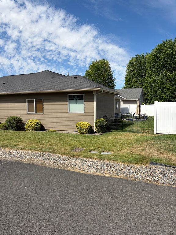 763 SE Bedford Loop - Property Image