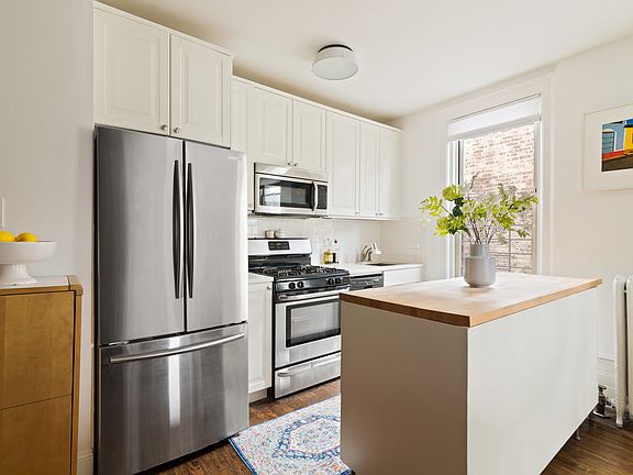 4th image of 427 15th St APT 4A