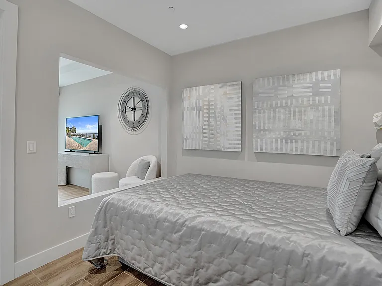 41 SW Seminole St #310 — Photo 54
