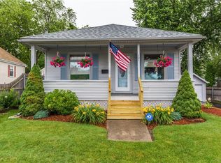 121 Grosvenor Ave, Pawtucket, RI 02860