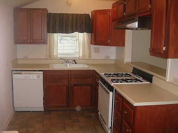 3rd image of 1359 Joyner Ave SE