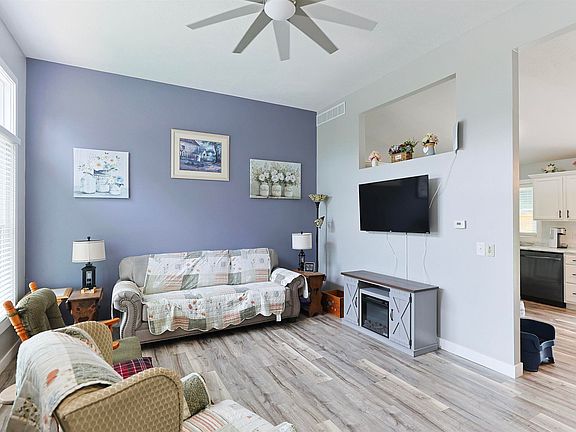4th image of 23401 Arbor Pointe Dr