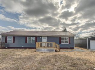 122 N Main St, Lenzburg, IL 62255