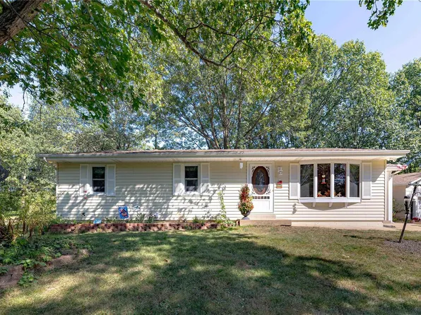 770 Del Vista Ct, Villa Ridge, MO 63089