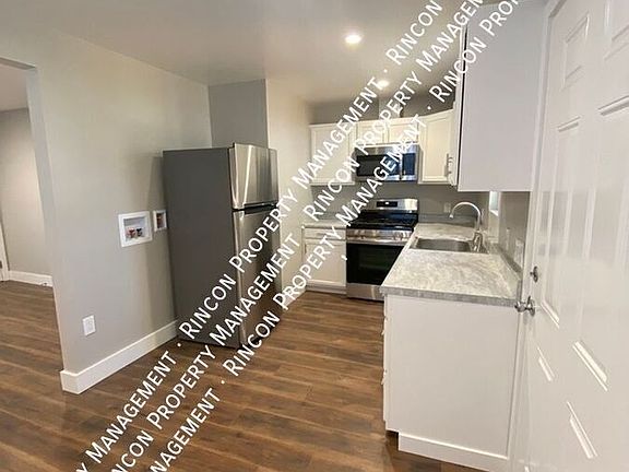 5th image of 566 N Ventura Ave Unit B