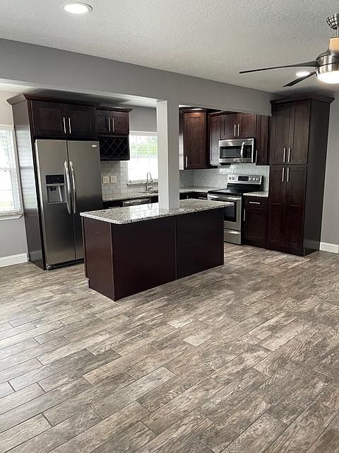 1st image of 4071 Edgewater Dr APT 2