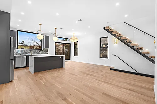 219 Jane St Photo 1