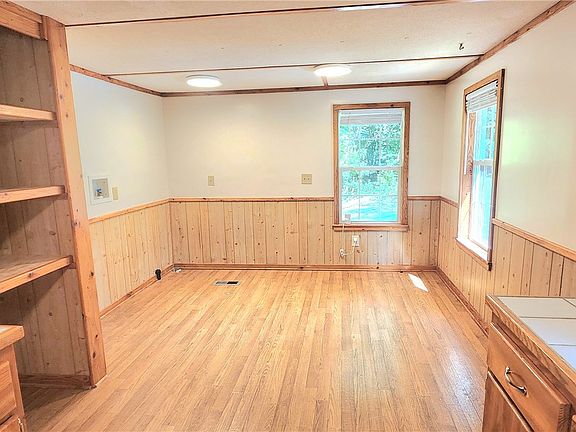 4th image of 1541 Park Ridge Dr