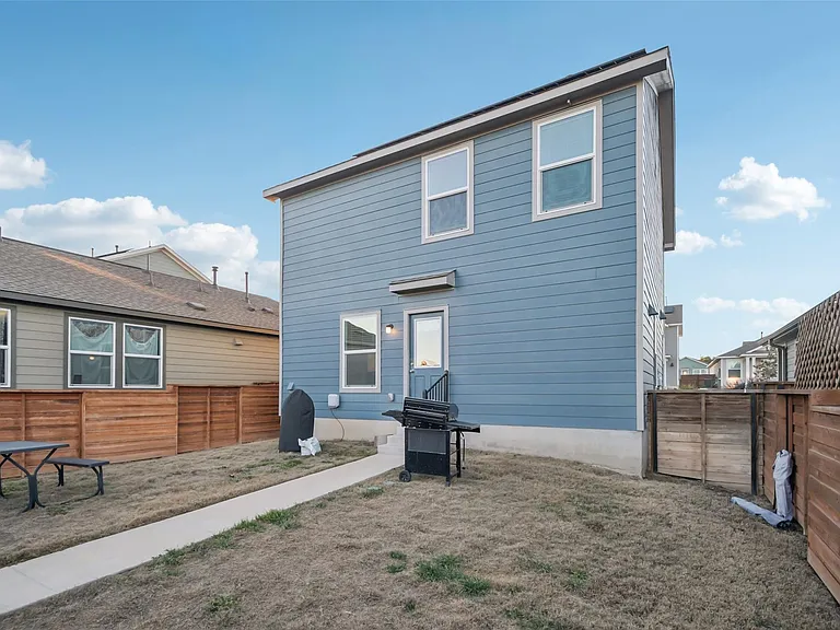 857 Powell St — Photo 24