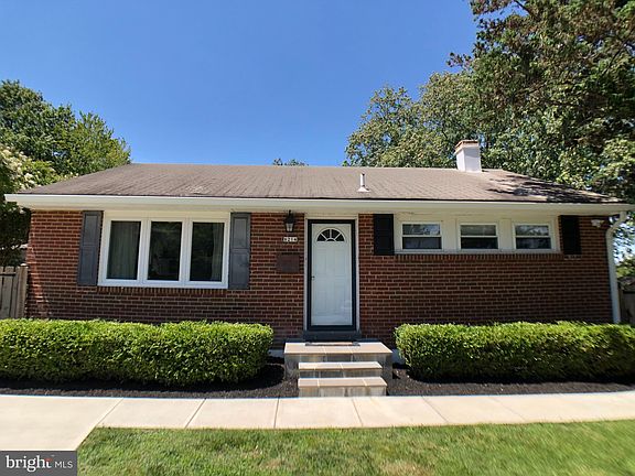 2nd image of 6214 Houston Ct