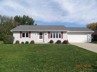 1917 Saint George Ln, Janesville, WI 53545
