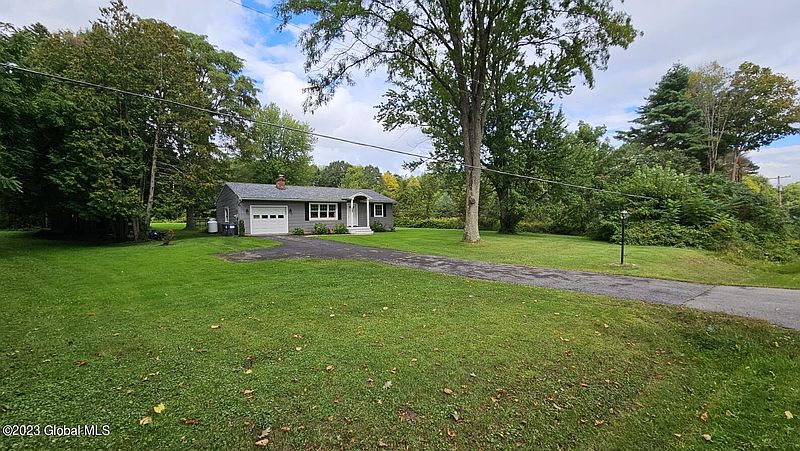 3rd image of 874 Charlton Road