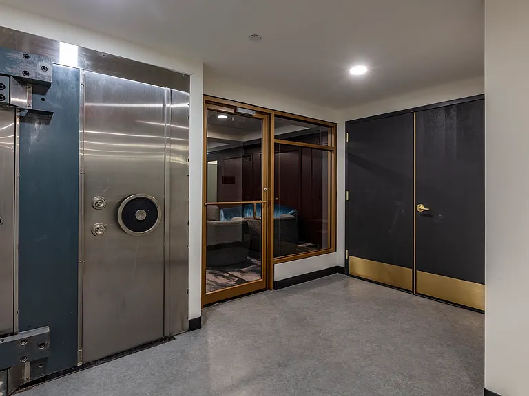 The Harlow — Photo 7