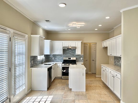 2nd image of 2288 Wickingham Dr NE