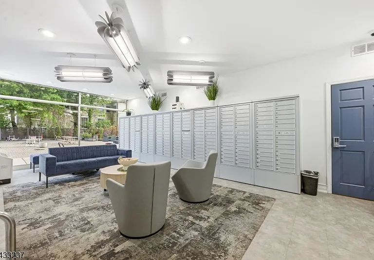 285 Aycrigg Ave #4J — Photo 4