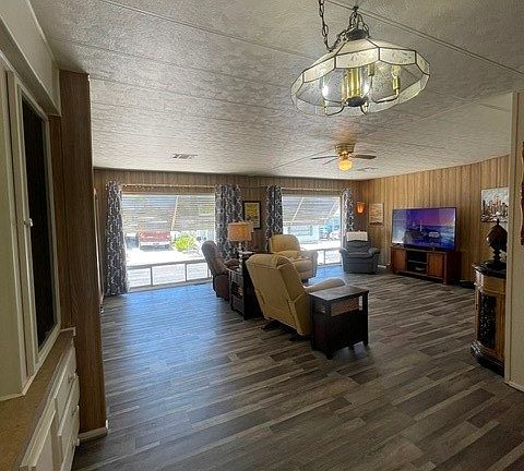 4th image of 1131 Greenhill Way