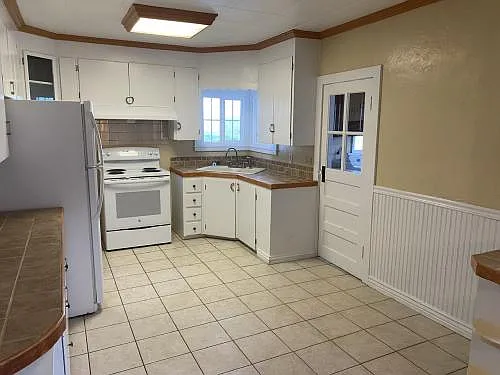 23025 River Rd — Photo 4