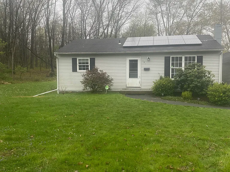 191 Clay Rd — Photo 2