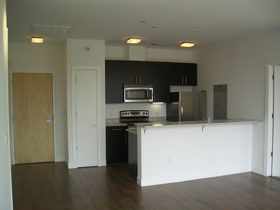 2nd image of 2440 Wisconsin Ave NW
