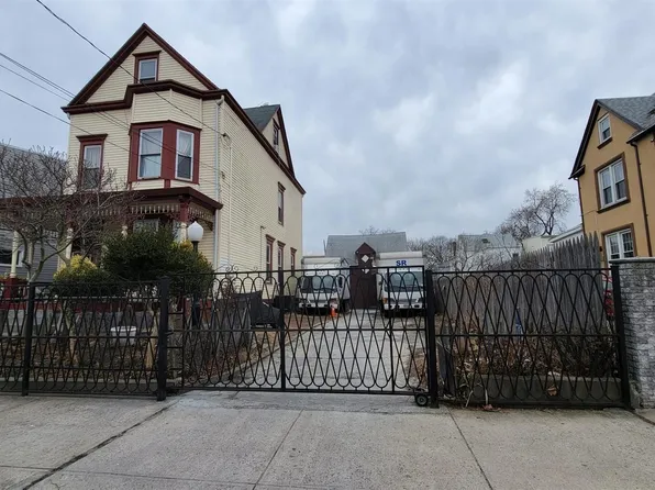 88-36 77th St, Woodhaven, NY 11421