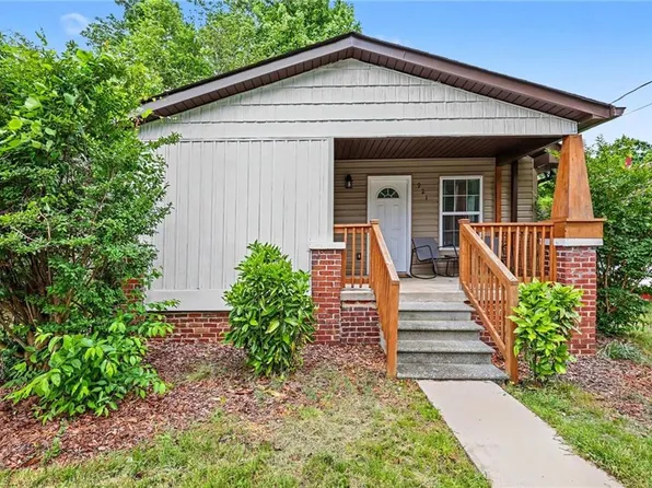 921 Pichard St, Greensboro, NC 27401