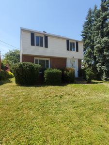 1910 Beverly Hills Dr, Euclid, OH, 44117