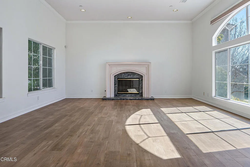 4 bed, 3.5 bath, 4134 sqft, $8,000 — Photo 3