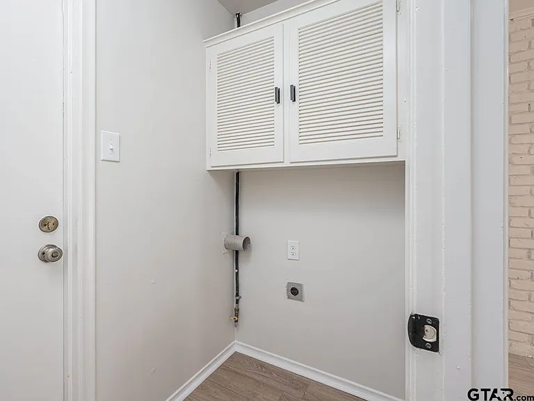 509 Winchester Dr — Photo 13