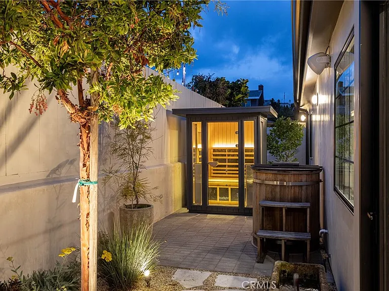 2703 Via Montecito — Photo 32