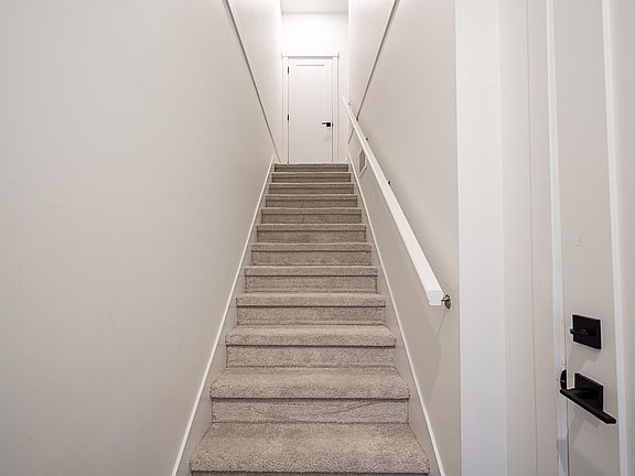 4th image of 10527 155th St #14