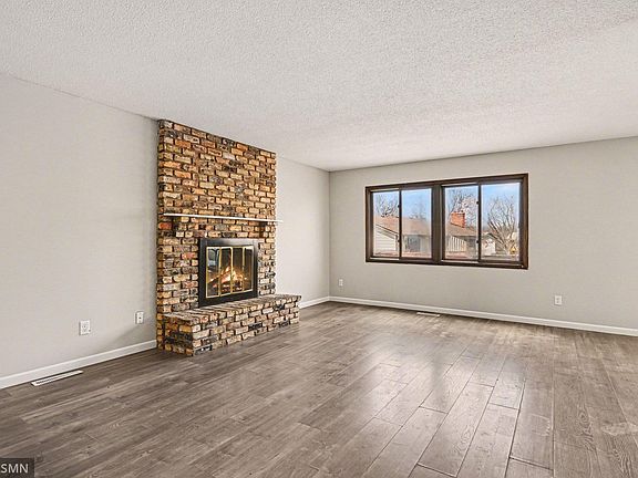 4th image of 7980 Beard Ct N