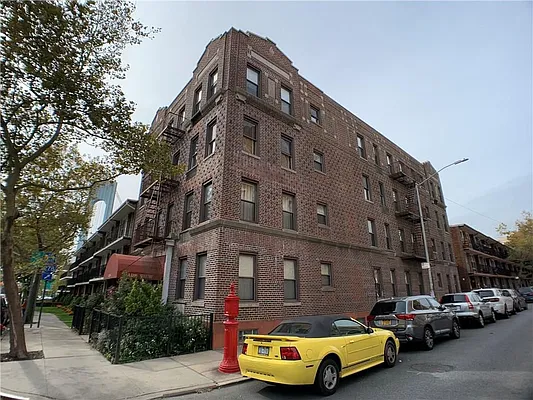 Sold by Remax Edge | media 27