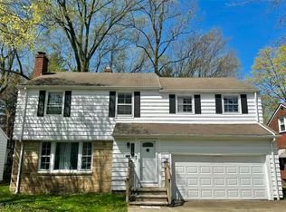 884 Richmond Rd, Lyndhurst, OH 44124