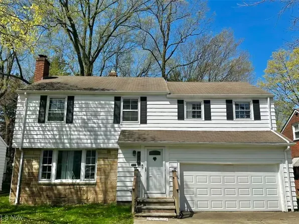 884 Richmond Rd, Lyndhurst, OH 44124