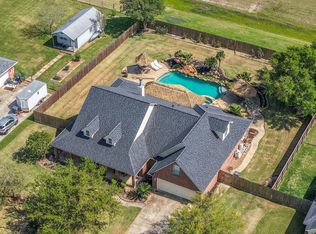 9934 Palm Dr, Mont Belvieu, TX 77523