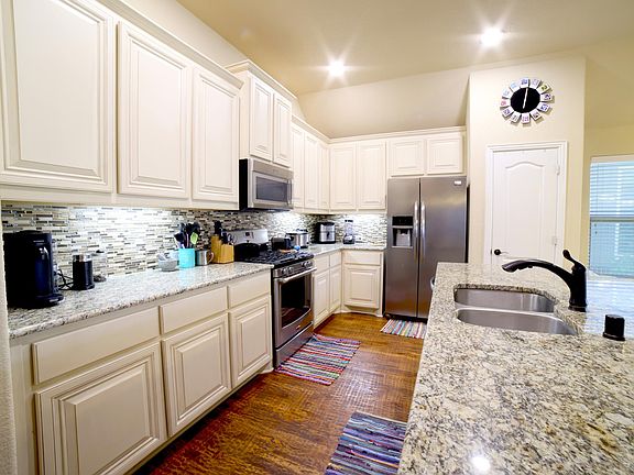 3rd image of 4306 Cherry Ln