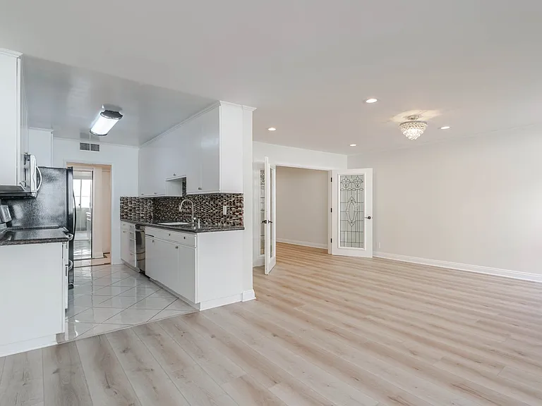 14141 Dickens St #211 — Photo 9