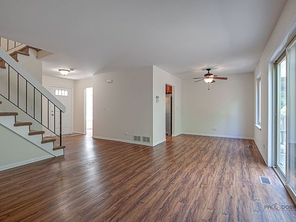 3rd image of 302 E Forest Knoll Dr
