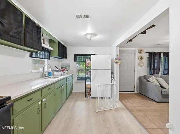 213 LAKE Lane, Crescent City, FL 32112