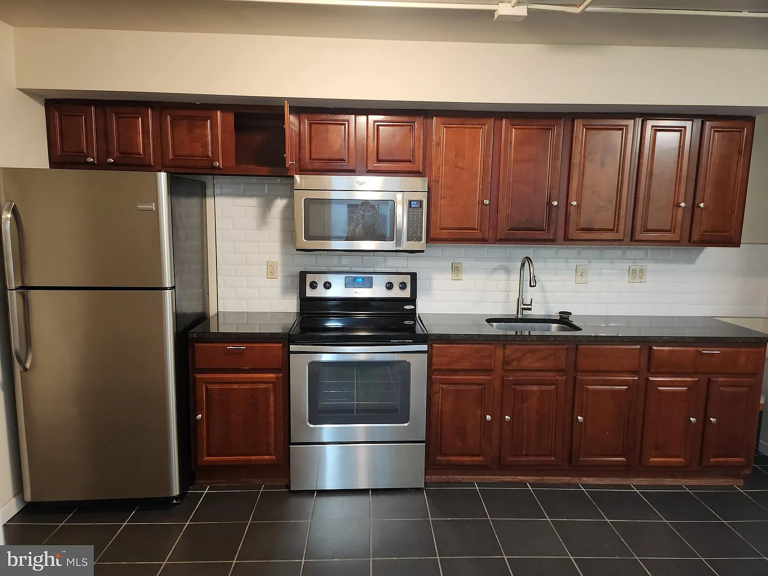 2 bed, 650 sqft, $1,500 — Photo 3
