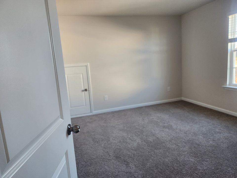 1st image of 210 Bean Springs Ct