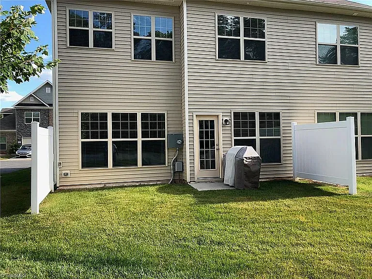 4031 Canterwood Dr — Photo 3