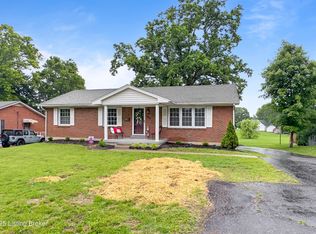 410 Greenview Dr, Lawrenceburg, KY 40342