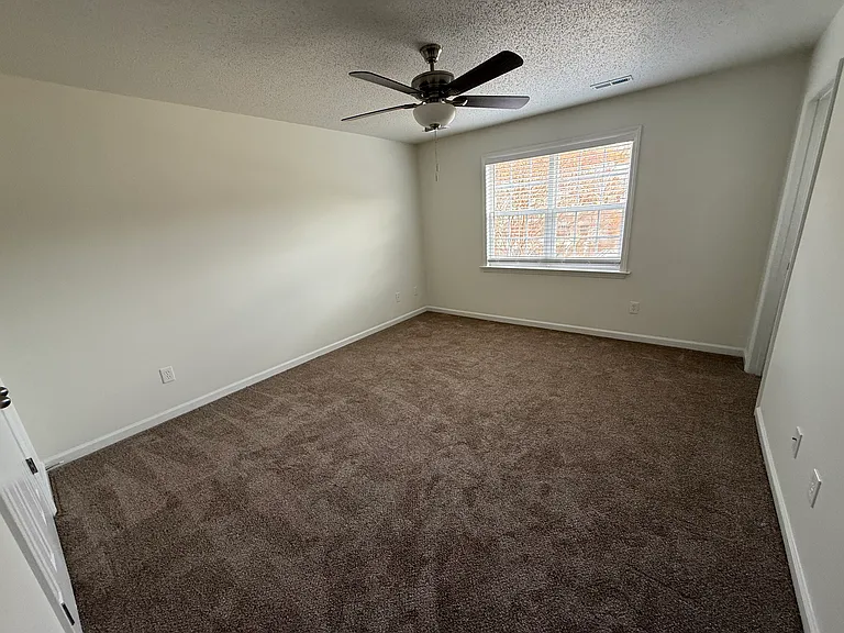 103 Wimbledon Ct — Photo 40