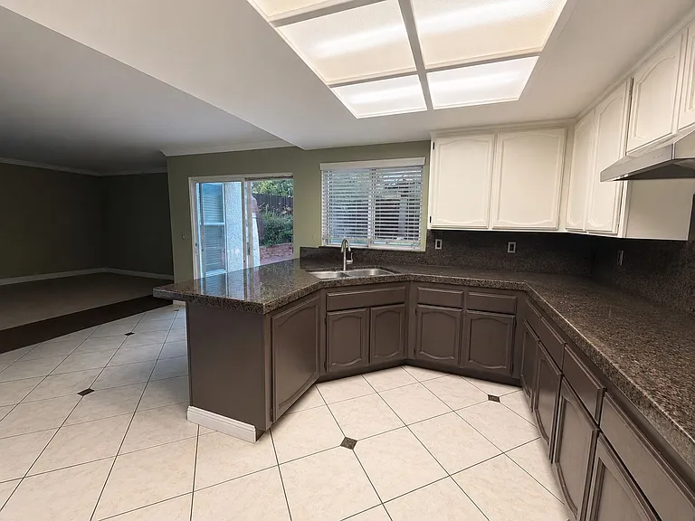 742 Rambleton Dr — Photo 11