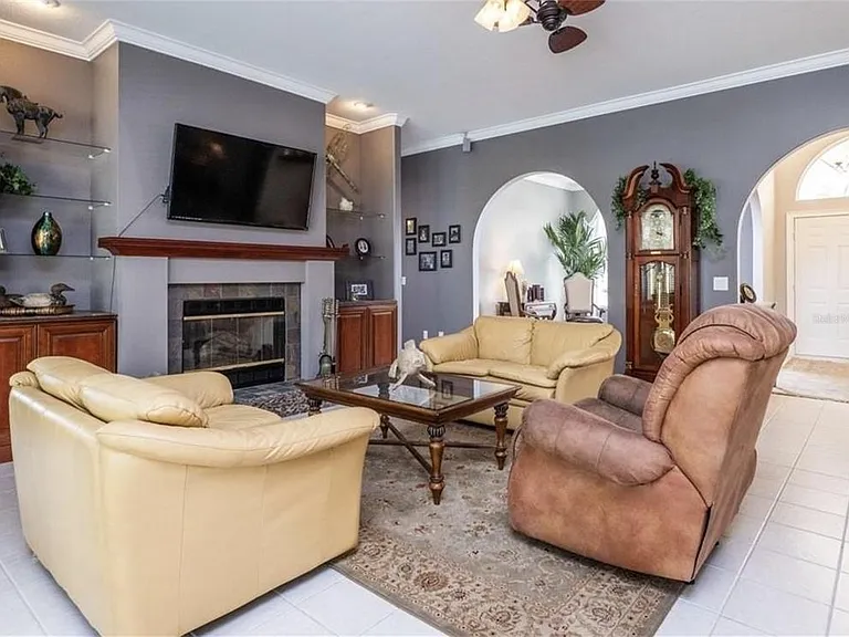 4541 NW 76th Ct — Photo 7