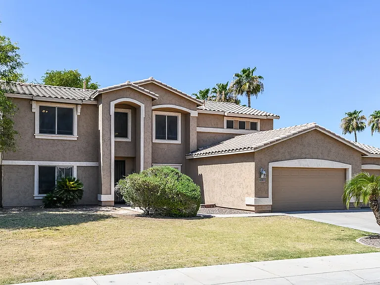 1081 E Horseshoe Dr — Photo 4